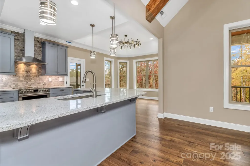844 Settlers Trail Mars Hill NC 28754
