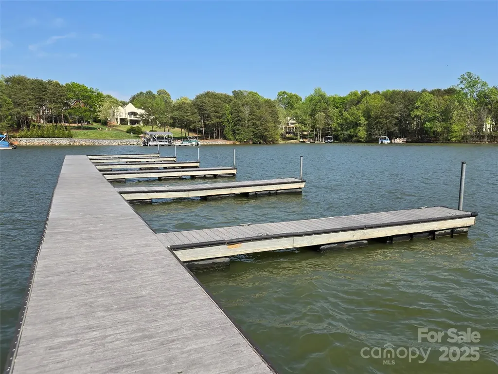 333 Pearl Bay Drive Badin Lake NC 28127