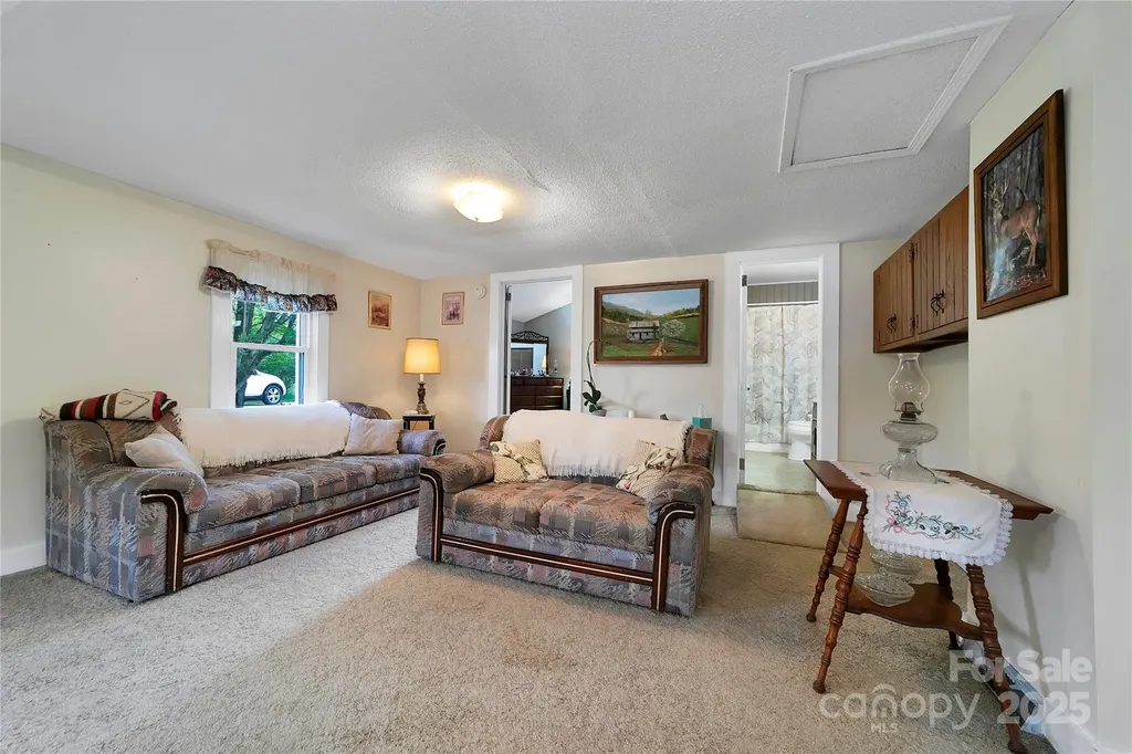 128 Summit Avenue Brevard NC 28712