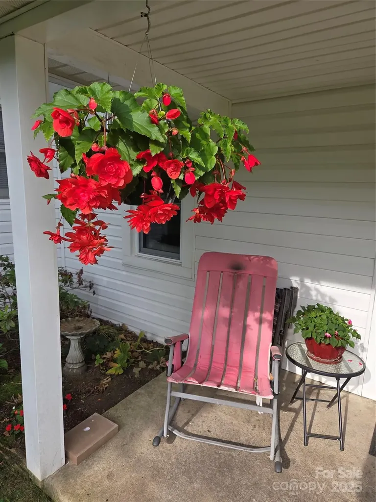 128 Summit Avenue Brevard NC 28712