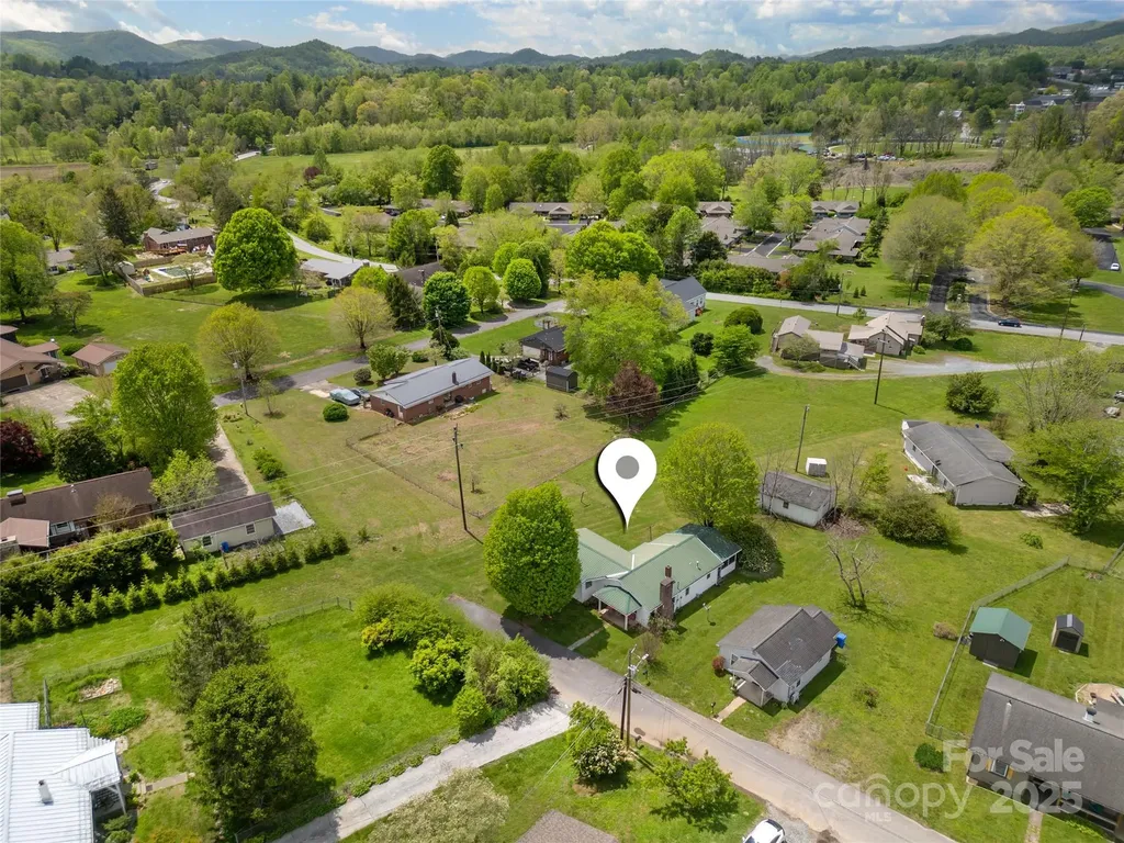 128 Summit Avenue Brevard NC 28712