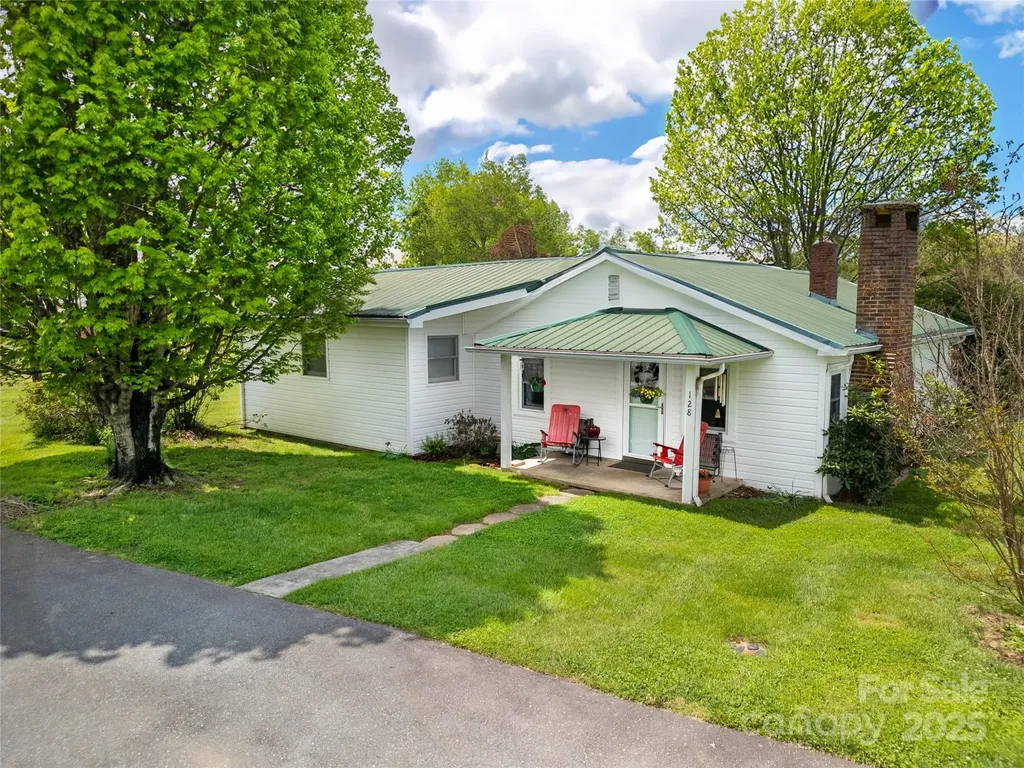 128 Summit Avenue Brevard NC 28712
