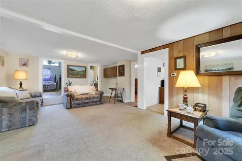 128 Summit Avenue Brevard NC 28712