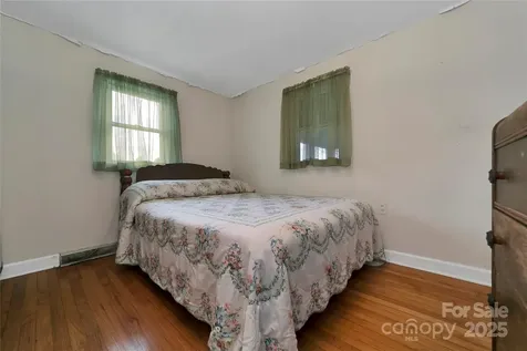 128 Summit Avenue Brevard NC 28712