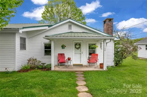 128 Summit Avenue Brevard NC 28712