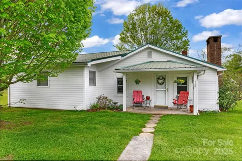 128 Summit Avenue Brevard NC 28712