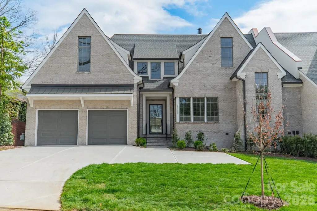 2113 Brandon Circle Charlotte NC 28211