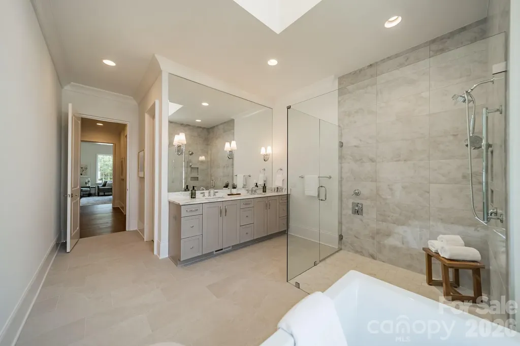 2113 Brandon Circle Charlotte NC 28211
