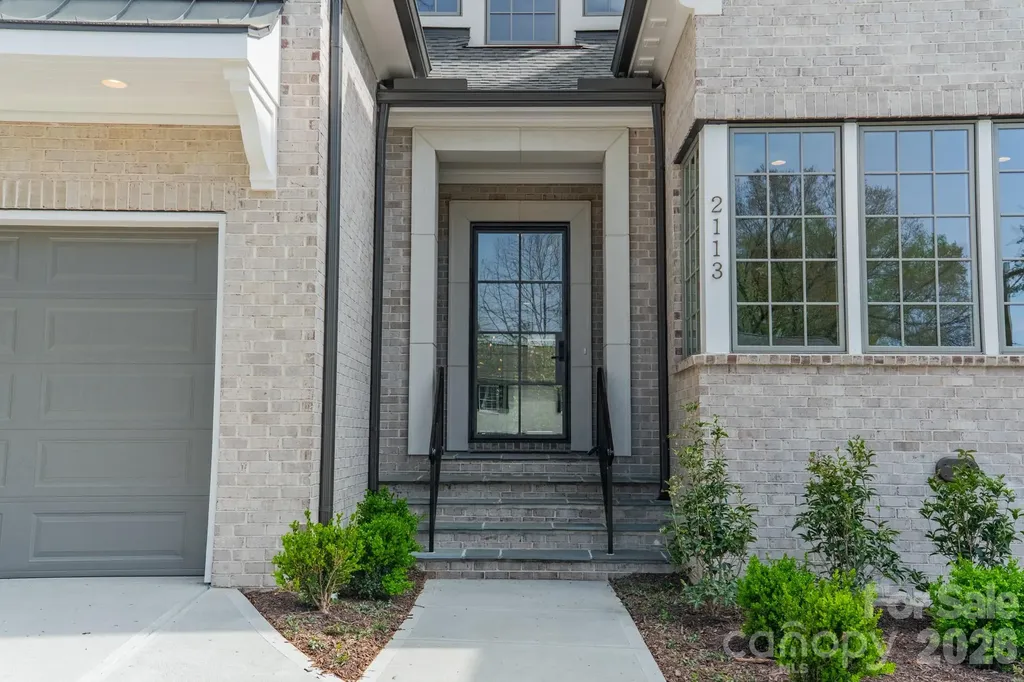 2113 Brandon Circle Charlotte NC 28211