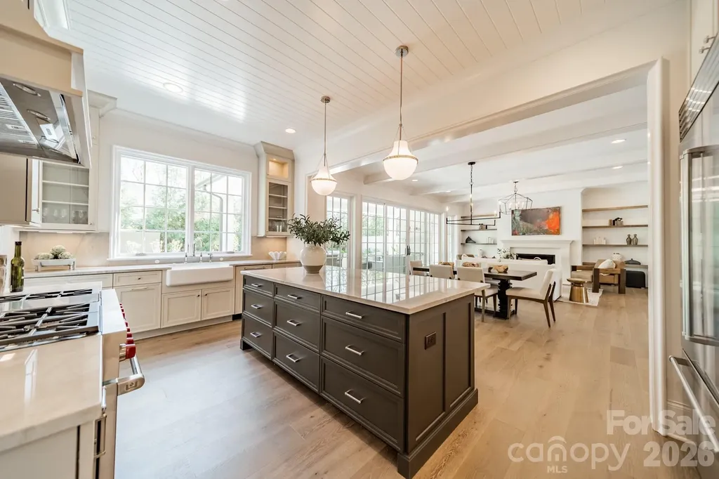 2113 Brandon Circle Charlotte NC 28211