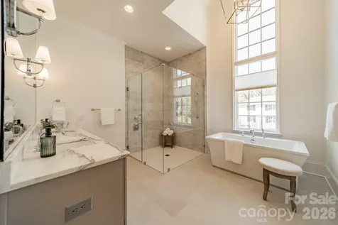 2113 Brandon Circle Charlotte NC 28211