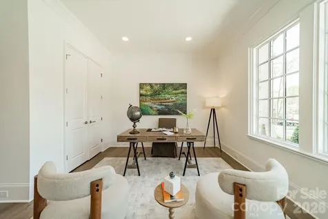 2113 Brandon Circle Charlotte NC 28211