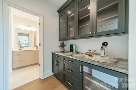 2113 Brandon Circle Charlotte NC 28211