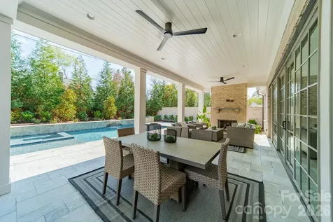 2113 Brandon Circle Charlotte NC 28211