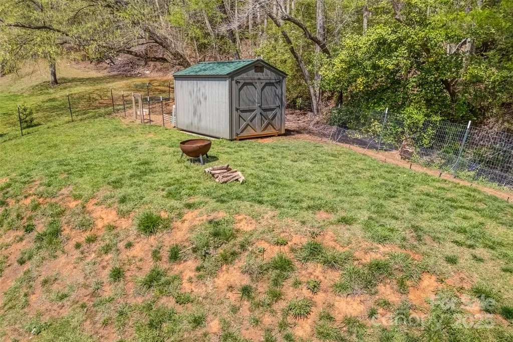3610 Collettsville Road Lenoir NC 28645