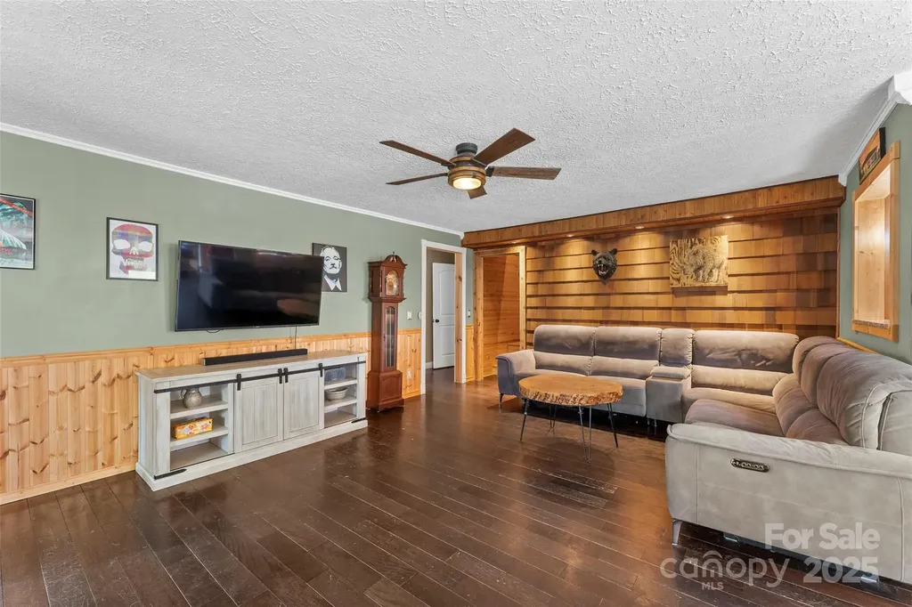 3610 Collettsville Road Lenoir NC 28645