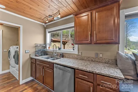 3610 Collettsville Road Lenoir NC 28645