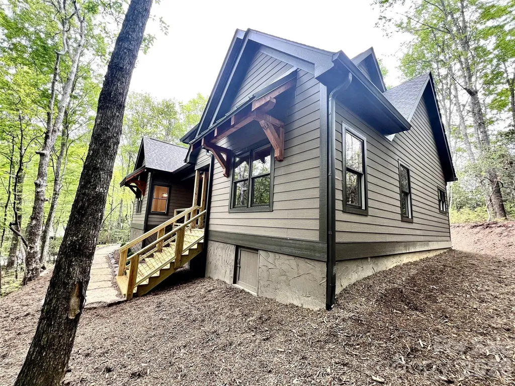 435 Soquili Drive Brevard NC 28712