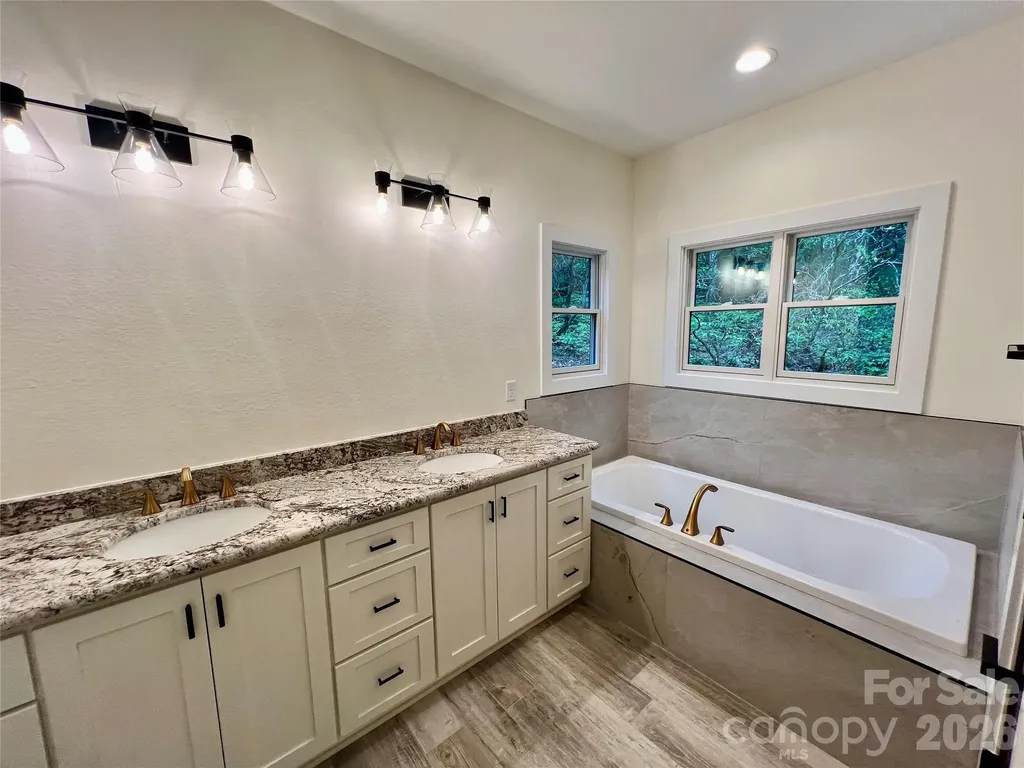 435 Soquili Drive Brevard NC 28712
