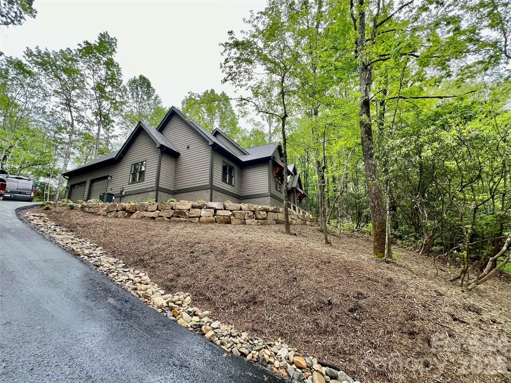 435 Soquili Drive Brevard NC 28712