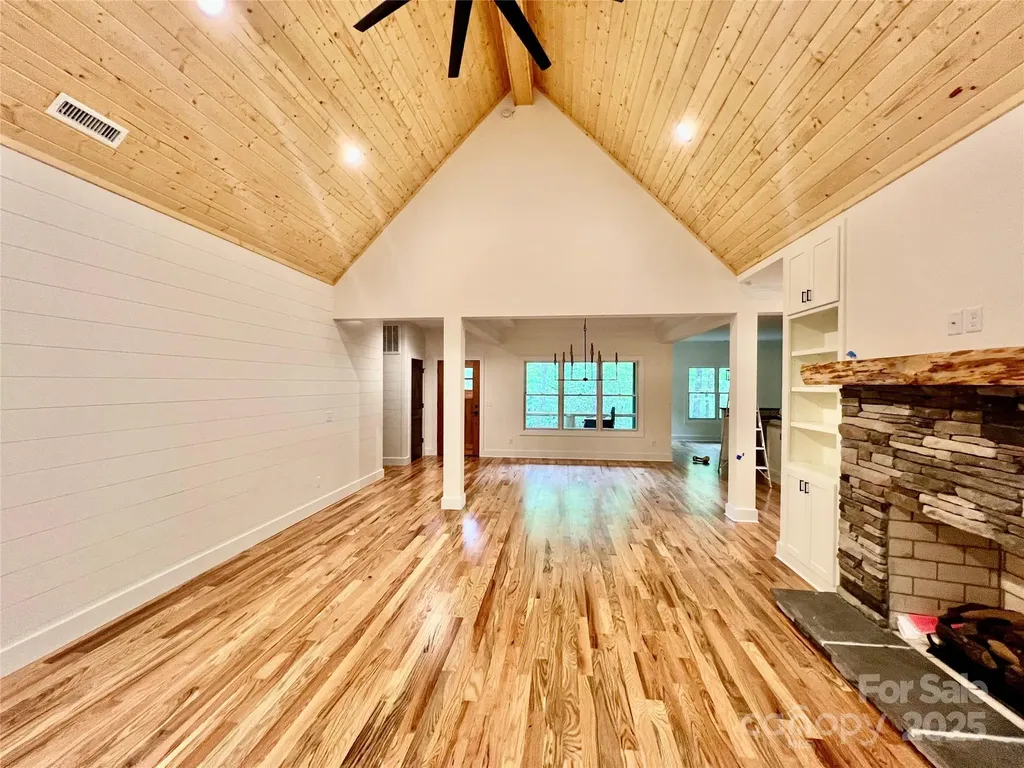 435 Soquili Drive Brevard NC 28712