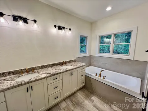 435 Soquili Drive Brevard NC 28712