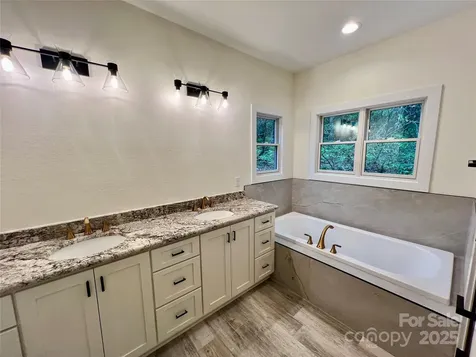 435 Soquili Drive Brevard NC 28712