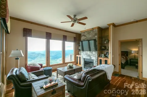 140 Slickrock Road Burnsville NC 28714
