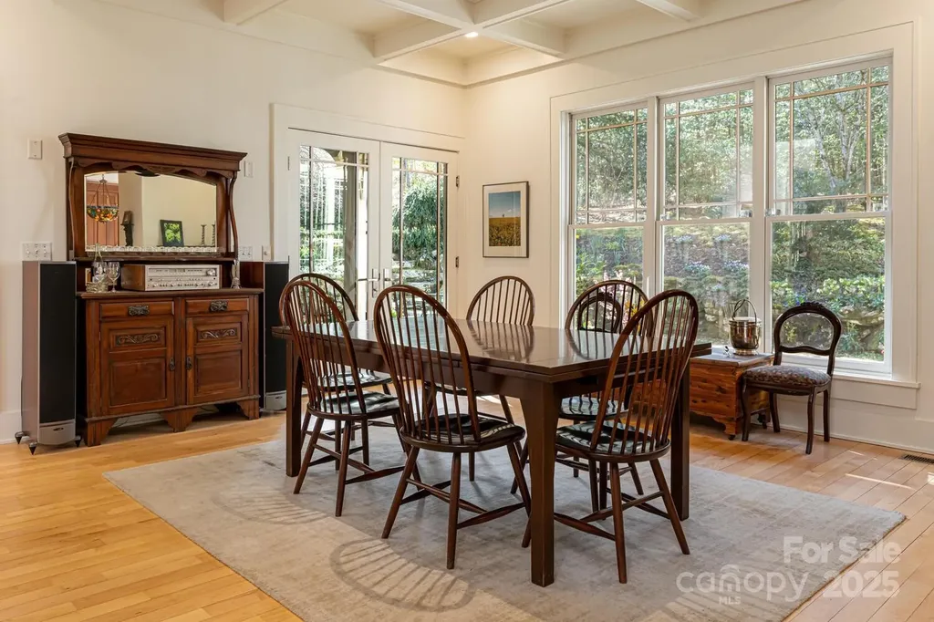 343 Racquet Club Road Asheville NC 28803