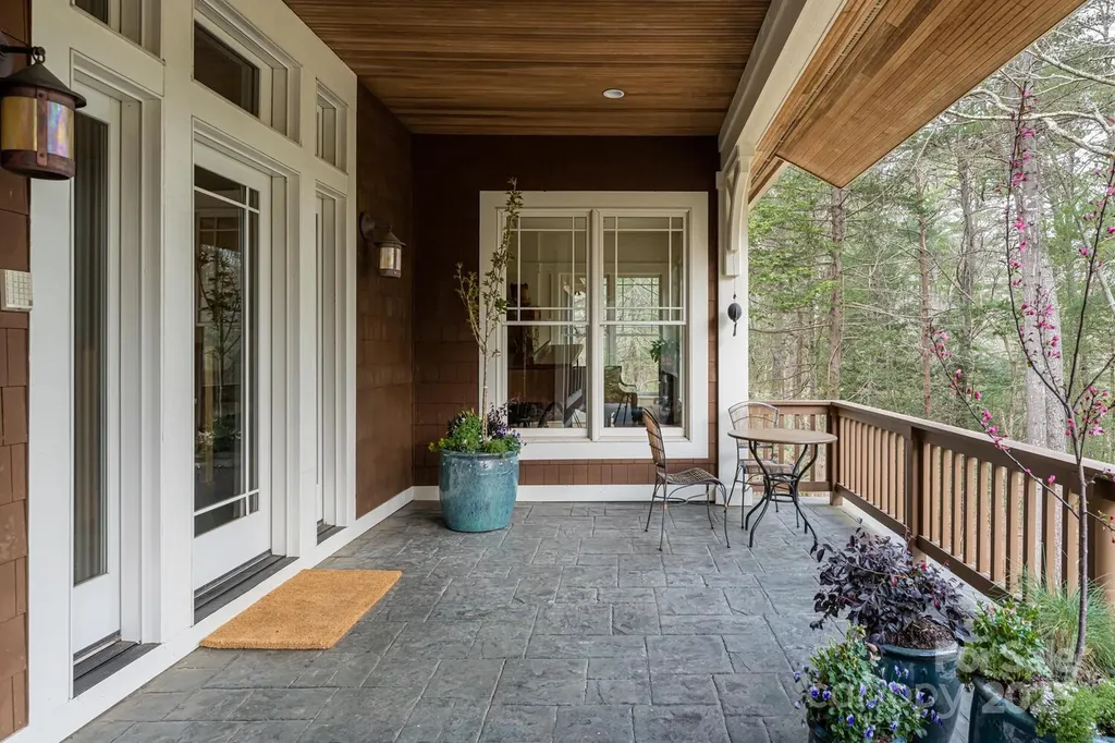 343 Racquet Club Road Asheville NC 28803