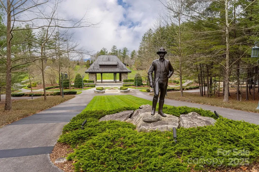 343 Racquet Club Road Asheville NC 28803