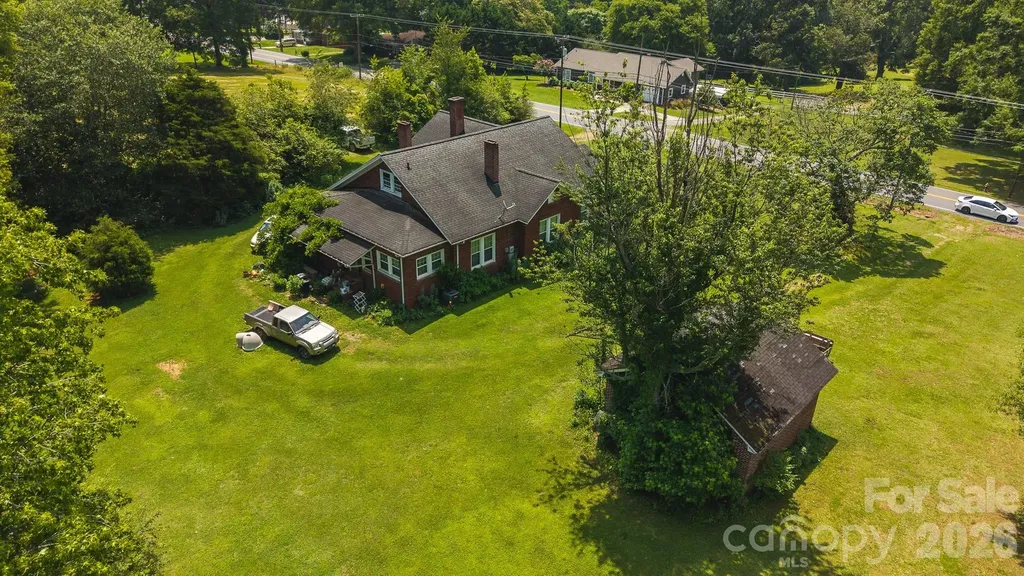 1040 Nc 90 Highway W Taylorsville NC 20681