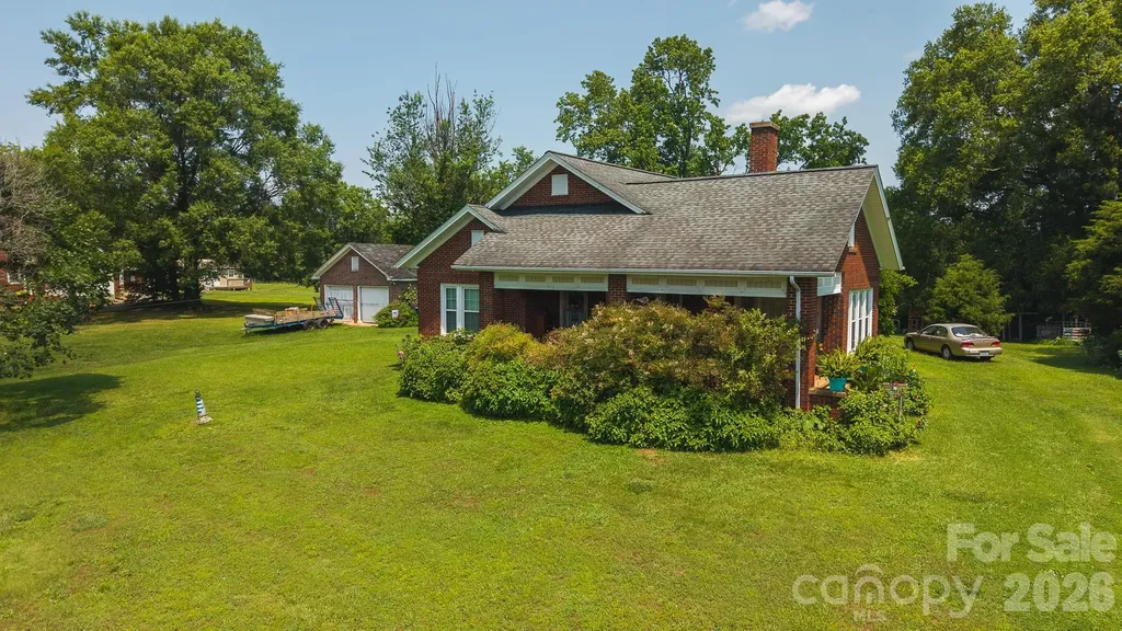 1040 Nc 90 Highway W Taylorsville NC 20681