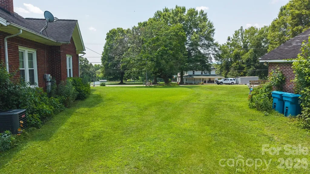 1040 Nc 90 Highway W Taylorsville NC 20681