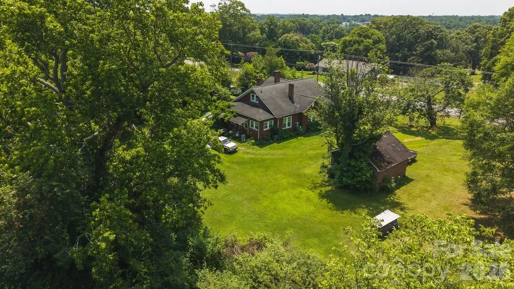 1040 Nc 90 Highway W Taylorsville NC 20681