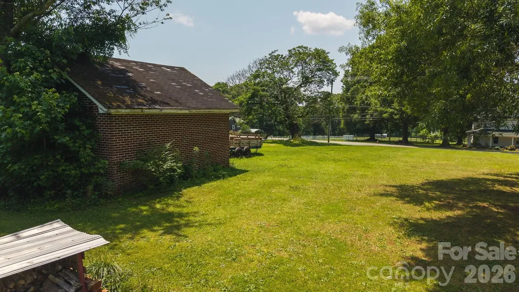 1040 Nc 90 Highway W Taylorsville NC 20681