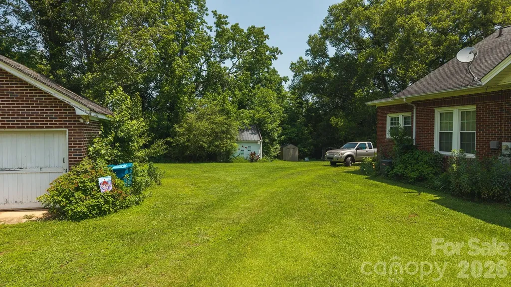 1040 Nc 90 Highway W Taylorsville NC 20681