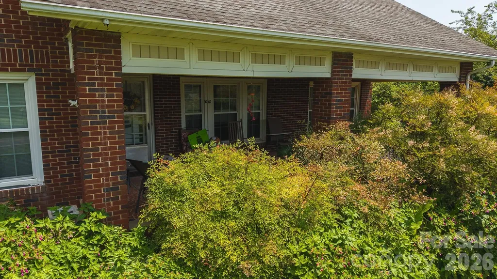1040 Nc 90 Highway W Taylorsville NC 20681