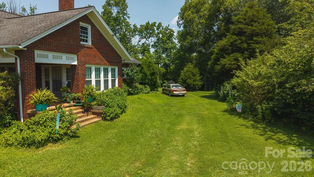 1040 Nc 90 Highway W Taylorsville NC 20681