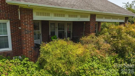 1040 Nc 90 Highway W Taylorsville NC 20681