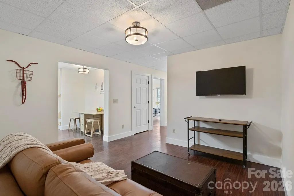 19 Frontier Court Asheville NC 28805