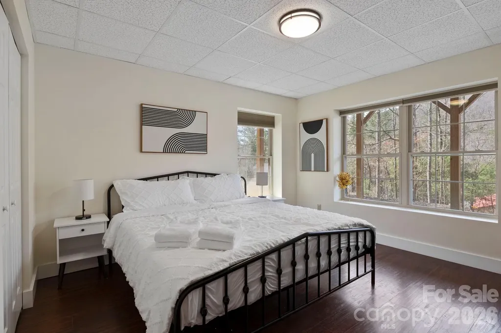 19 Frontier Court Asheville NC 28805