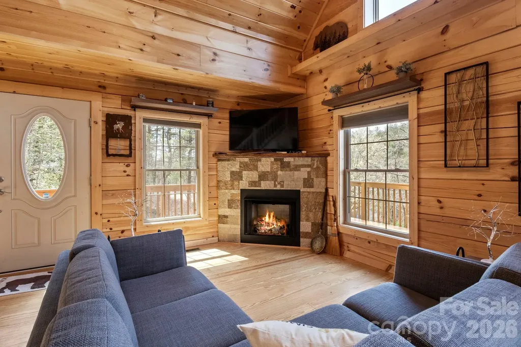 19 Frontier Court Asheville NC 28805