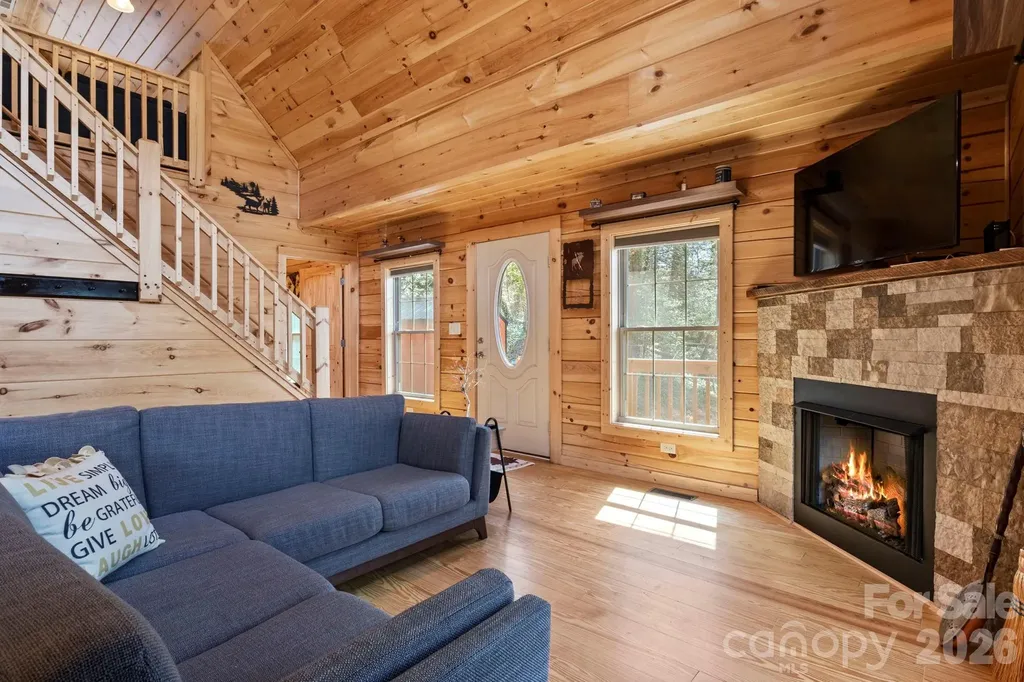 19 Frontier Court Asheville NC 28805