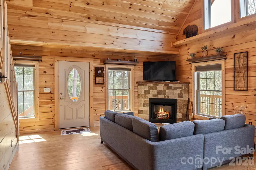 19 Frontier Court Asheville NC 28805