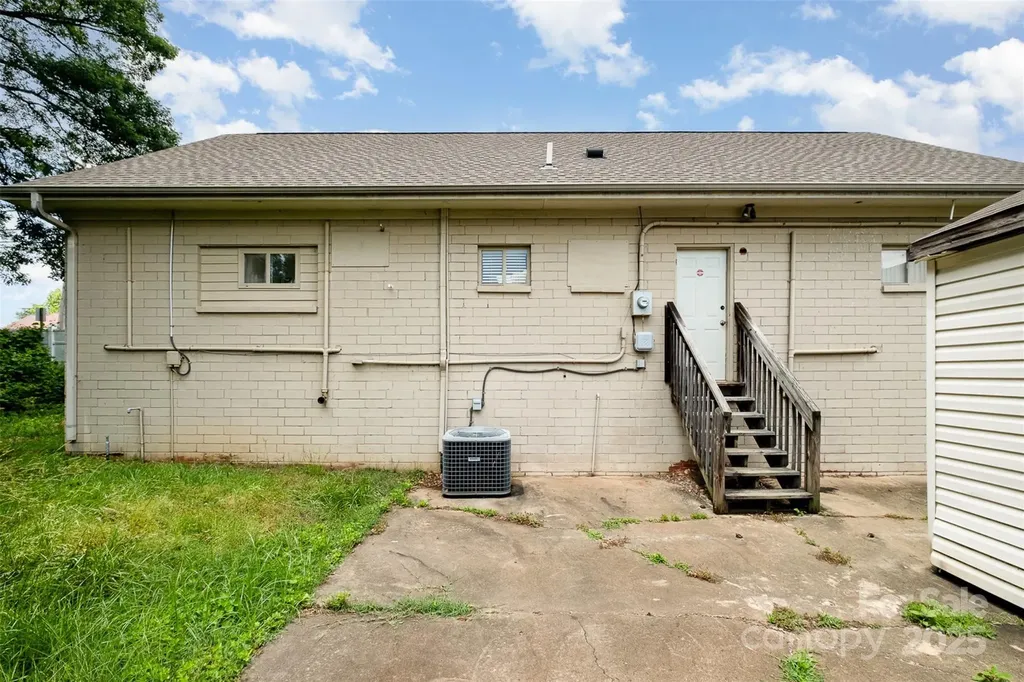 1512 Davie Avenue Statesville NC 28677