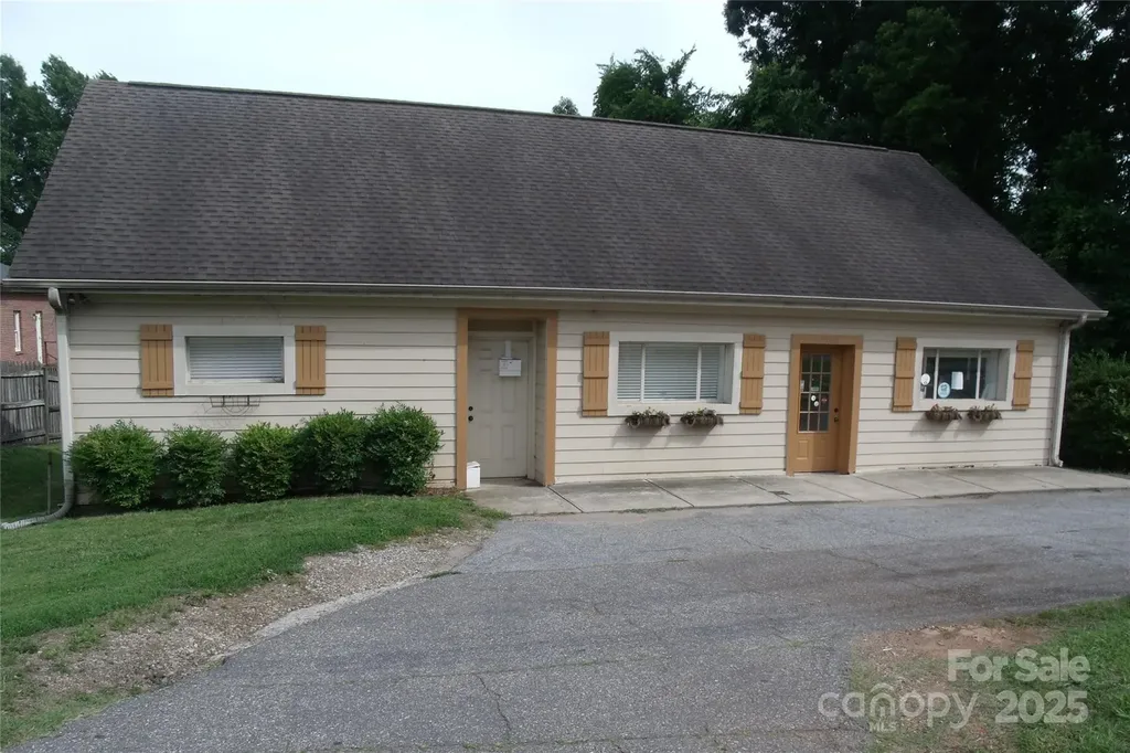 1512 Davie Avenue Statesville NC 28677