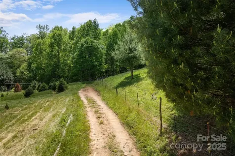 1557 Shoal Creek Road Balsam Grove NC 28708