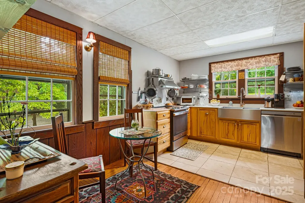 1186 Old Us 70 Highway Black Mountain NC 28711