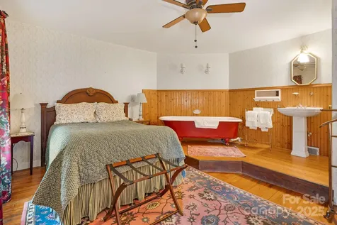 1186 Old Us 70 Highway Black Mountain NC 28711